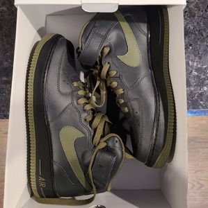 BRAND NEW MINT NIKE AIR FORCE ONES MID IN BOX